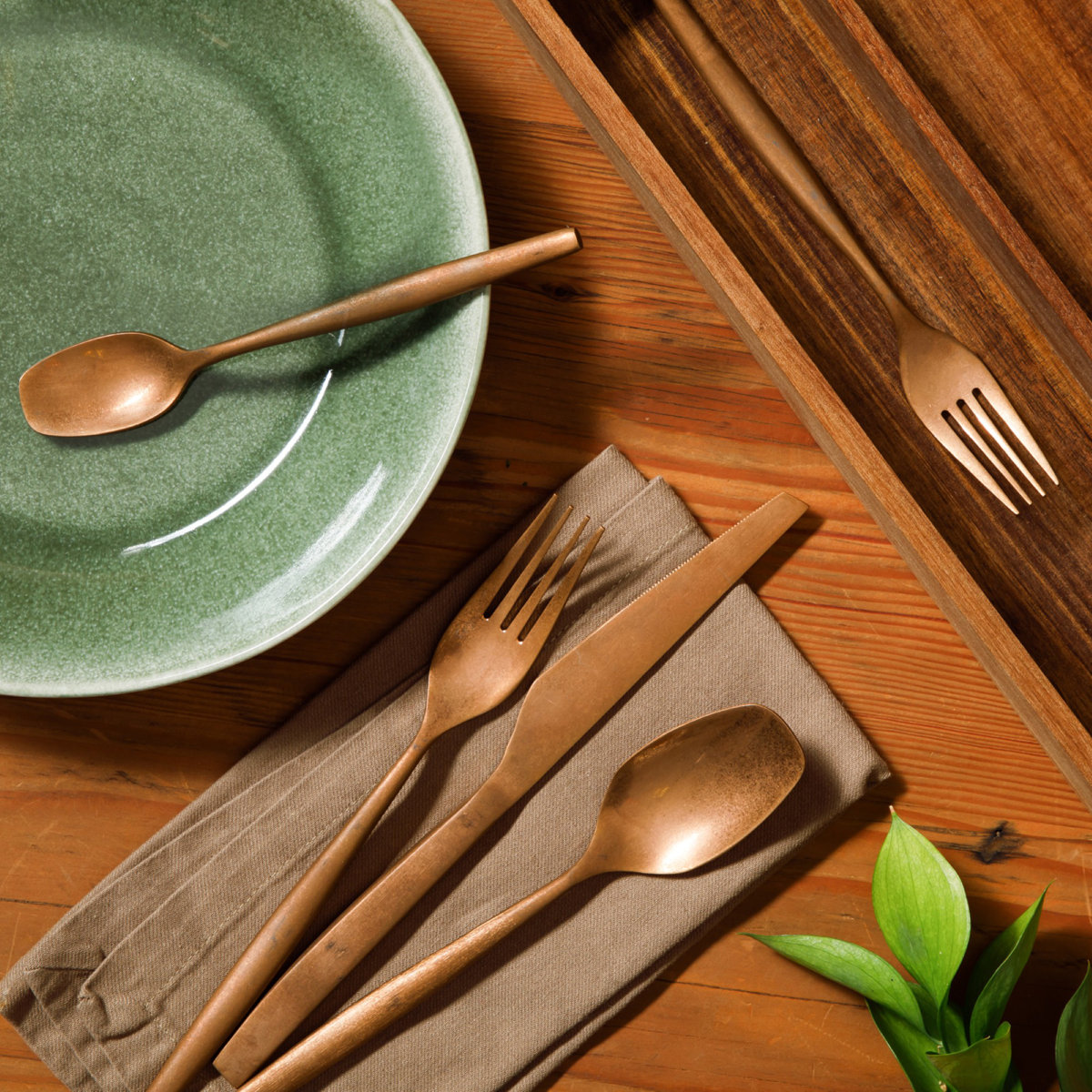 Bloomhouse 20 Piece Stone Washed Gold Flatware 18/10 Stainless Steel Silverware Cutlery Utensil Set With Acacia Wood Caddy - Service for 4